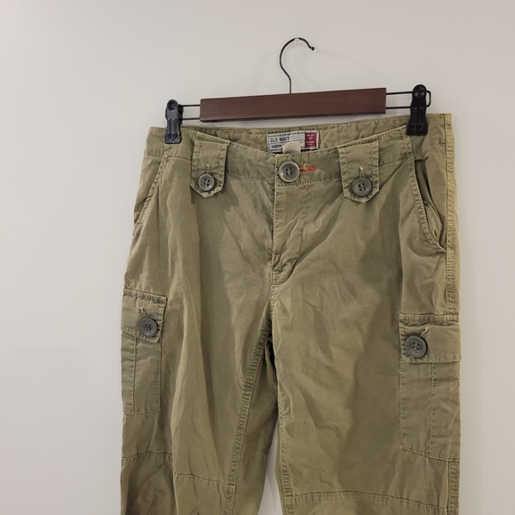 Old navy cargo pants - Picture 2 of 6